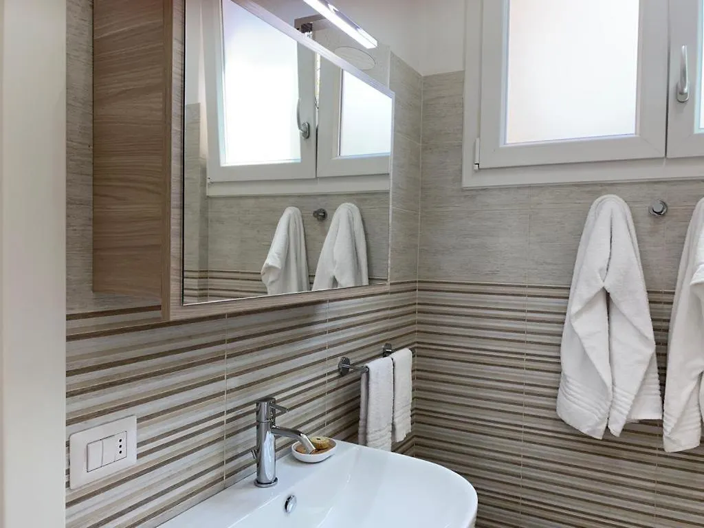 Hotel Raffaelli Villa Angela 马尔米堡