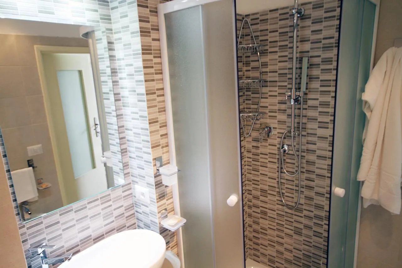 Hotel Raffaelli Villa Angela 马尔米堡 3*,  意大利