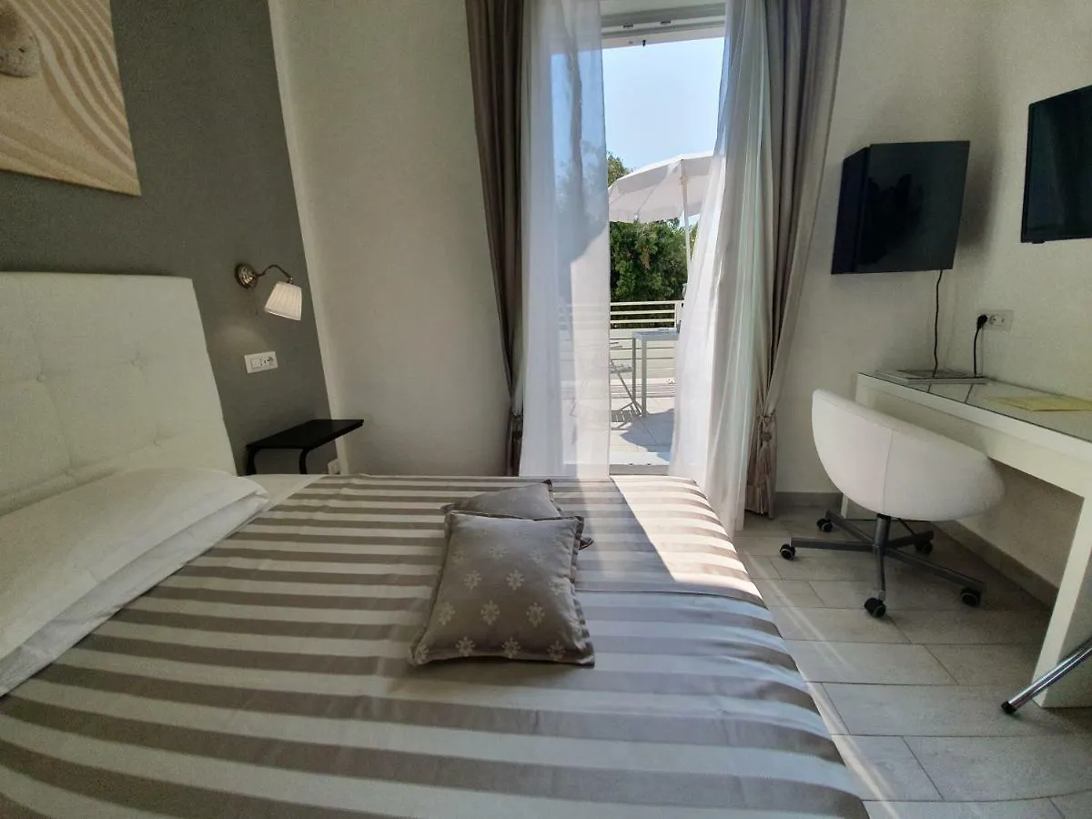 Hotel Raffaelli Villa Angela 马尔米堡