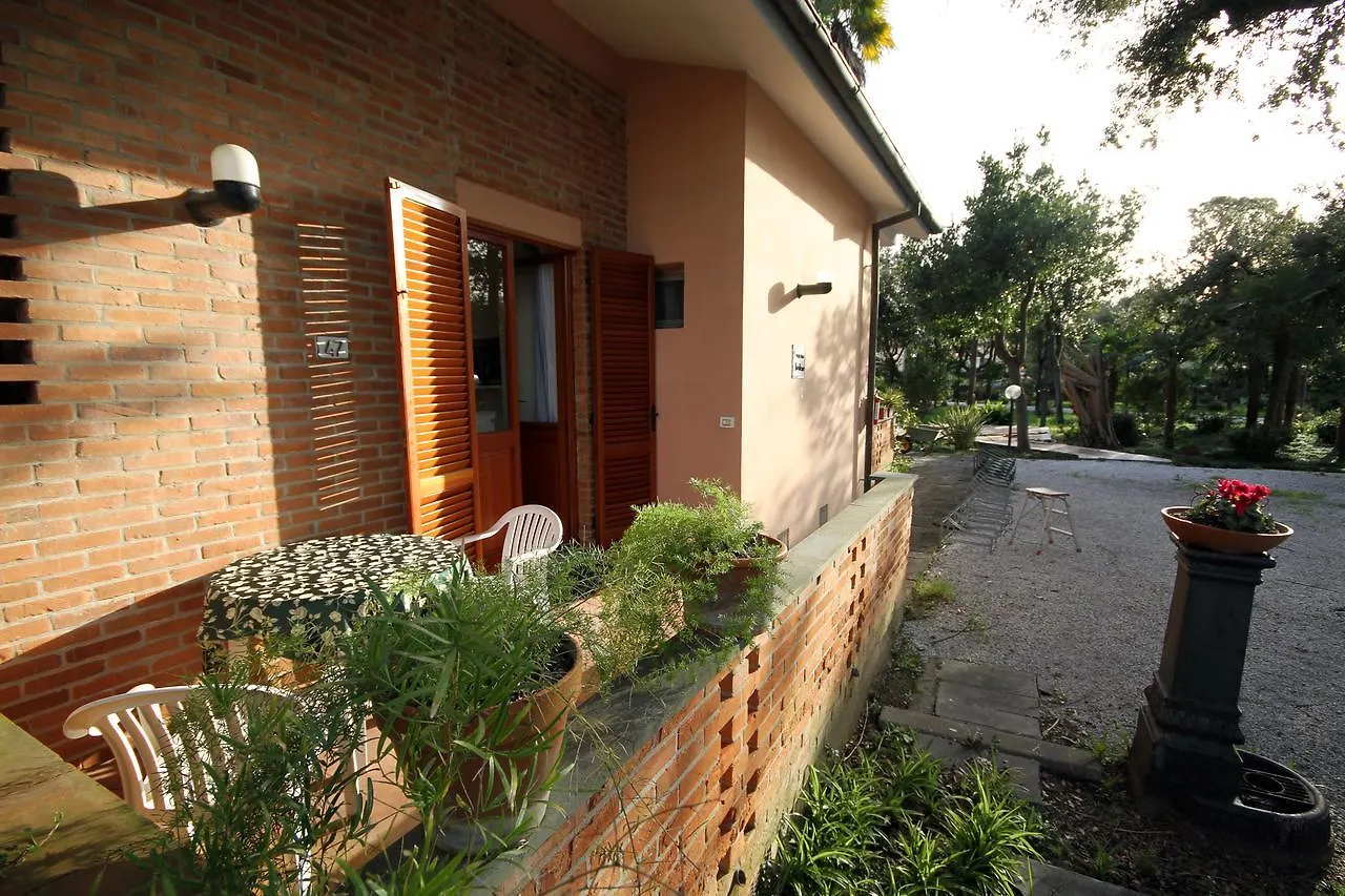 Hotel Raffaelli Villa Angela Forte dei Marmi 3*,  Italy