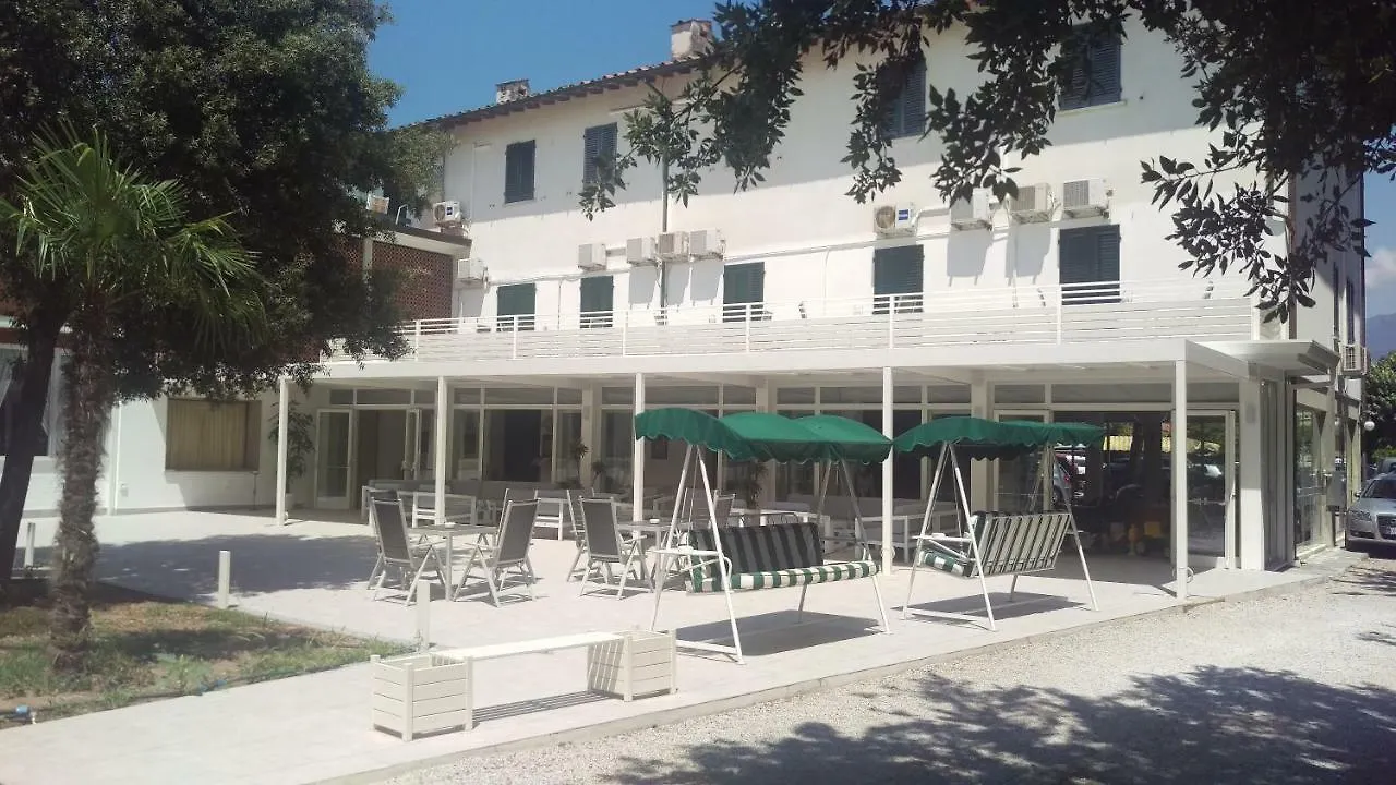 Hotel Raffaelli Villa Angela location